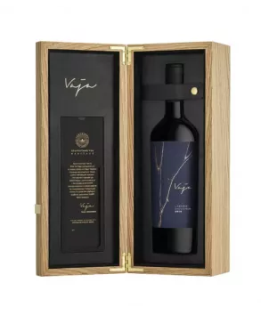 Вино КНП ординарне витримане столове сухе сортове червоне «Фамільне вино Іукурідзе Каберне» («Iukuridze Family Cabernet») 2014 рік врожаю  в коробі дерев'яному дубі - інтернет-магазин SHABO